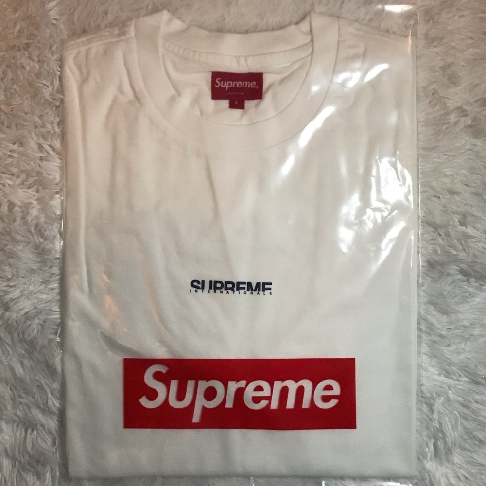 Supreme Internationale Tee